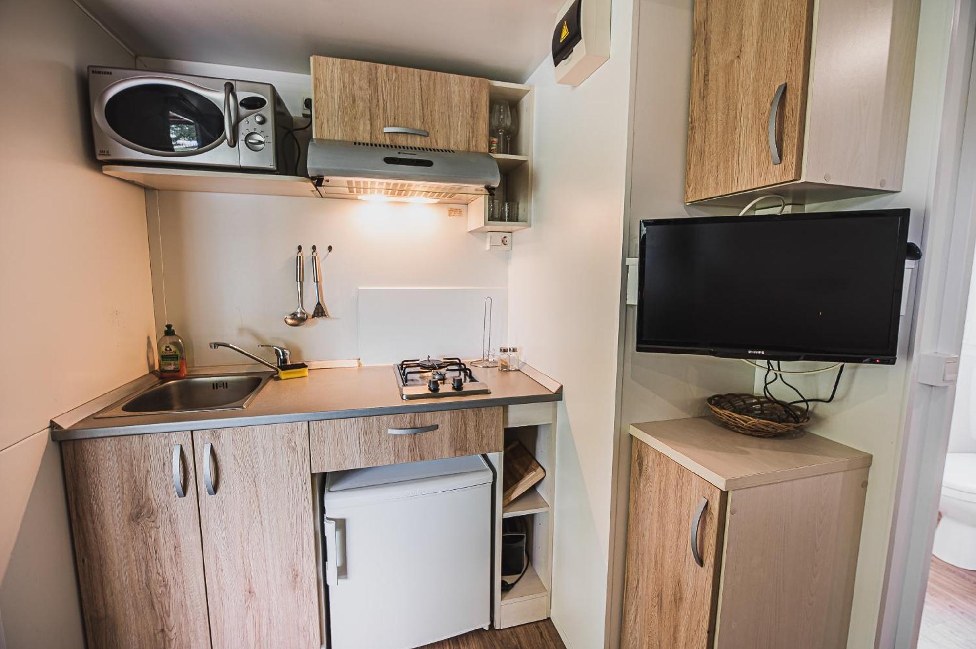 Lake View Mobile Homes With Thermal Riviera Tickets In Terme Catez Catez ob Savi Room photo