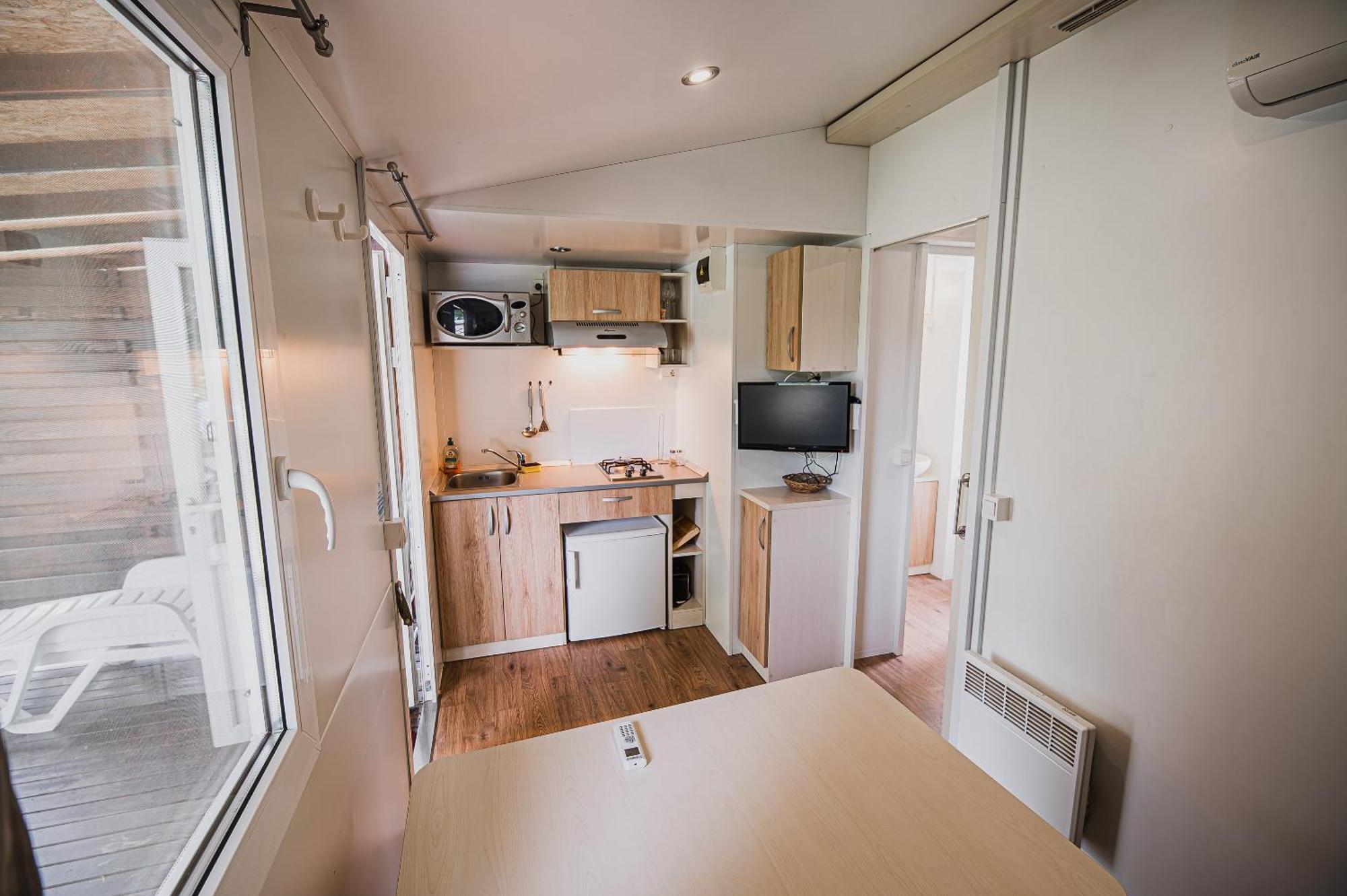 Lake View Mobile Homes With Thermal Riviera Tickets In Terme Catez Catez ob Savi Room photo