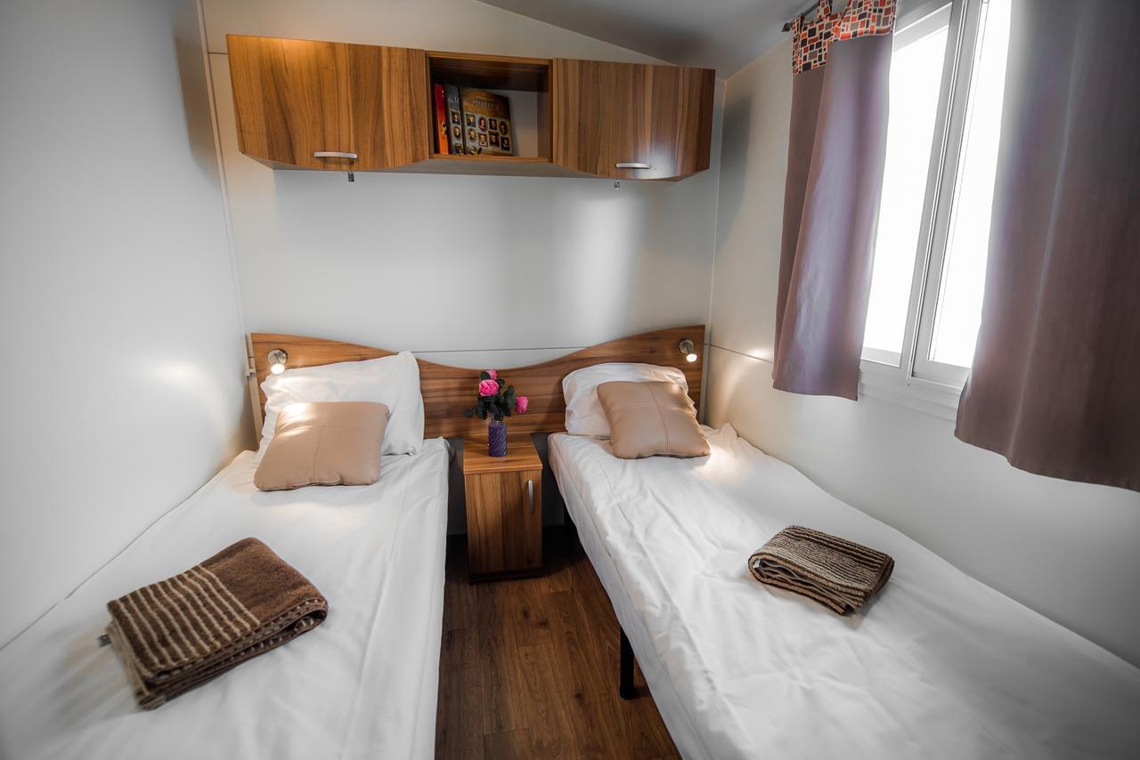 Lake View Mobile Homes With Thermal Riviera Tickets In Terme Catez Catez ob Savi Exterior photo
